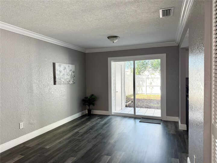 Property Photo:  5229 Tennis Court Circle  FL 33617 