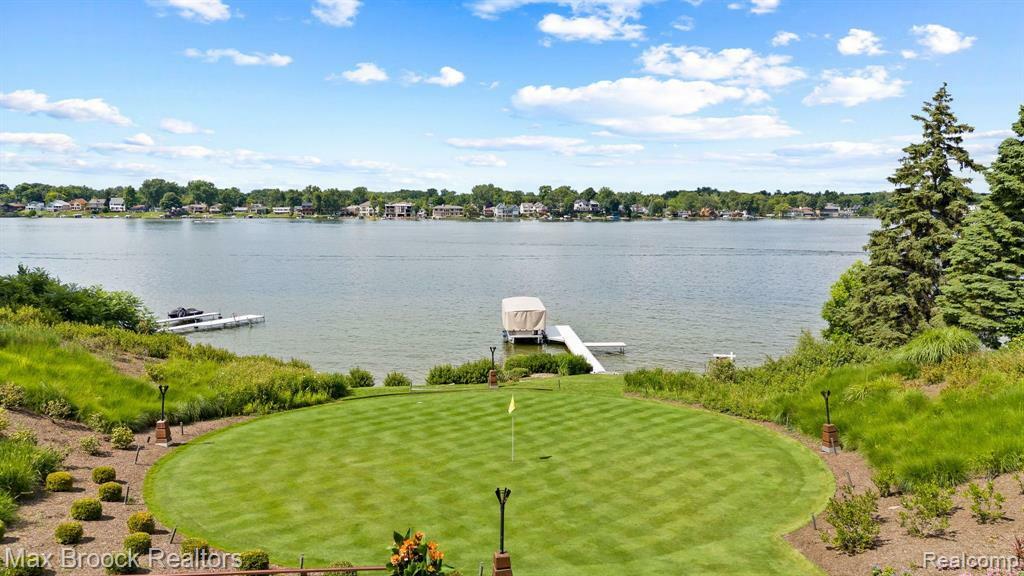 Property Photo: 4790 Dow Ridge Road MI 48324 2327
