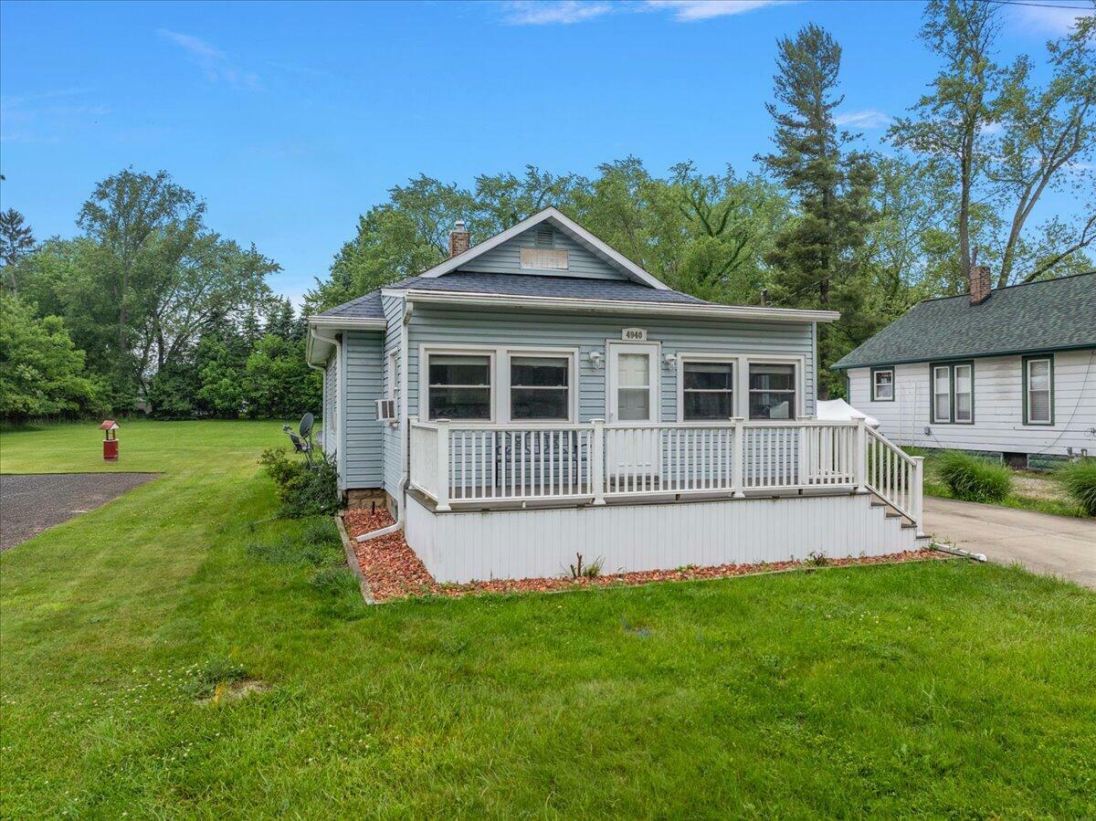 4940 Pottawatamie Path  Watervliet MI 49098-9107 photo