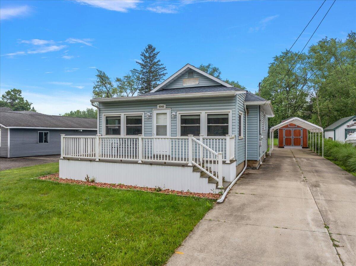 4940 Pottawatamie Path  Watervliet MI 49098-9107 photo