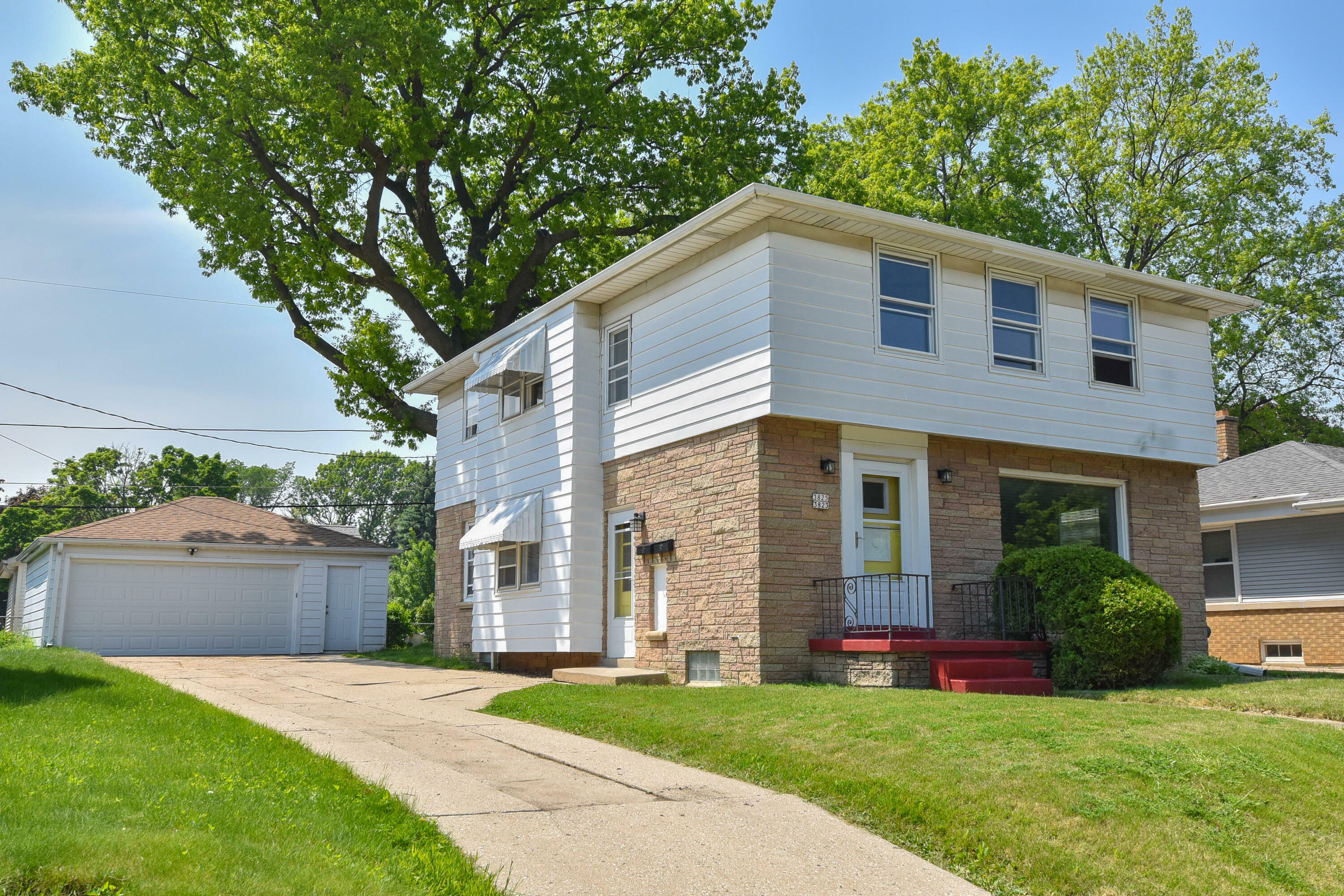 Property Photo: 3825 S 5th St 3823 WI 53207
