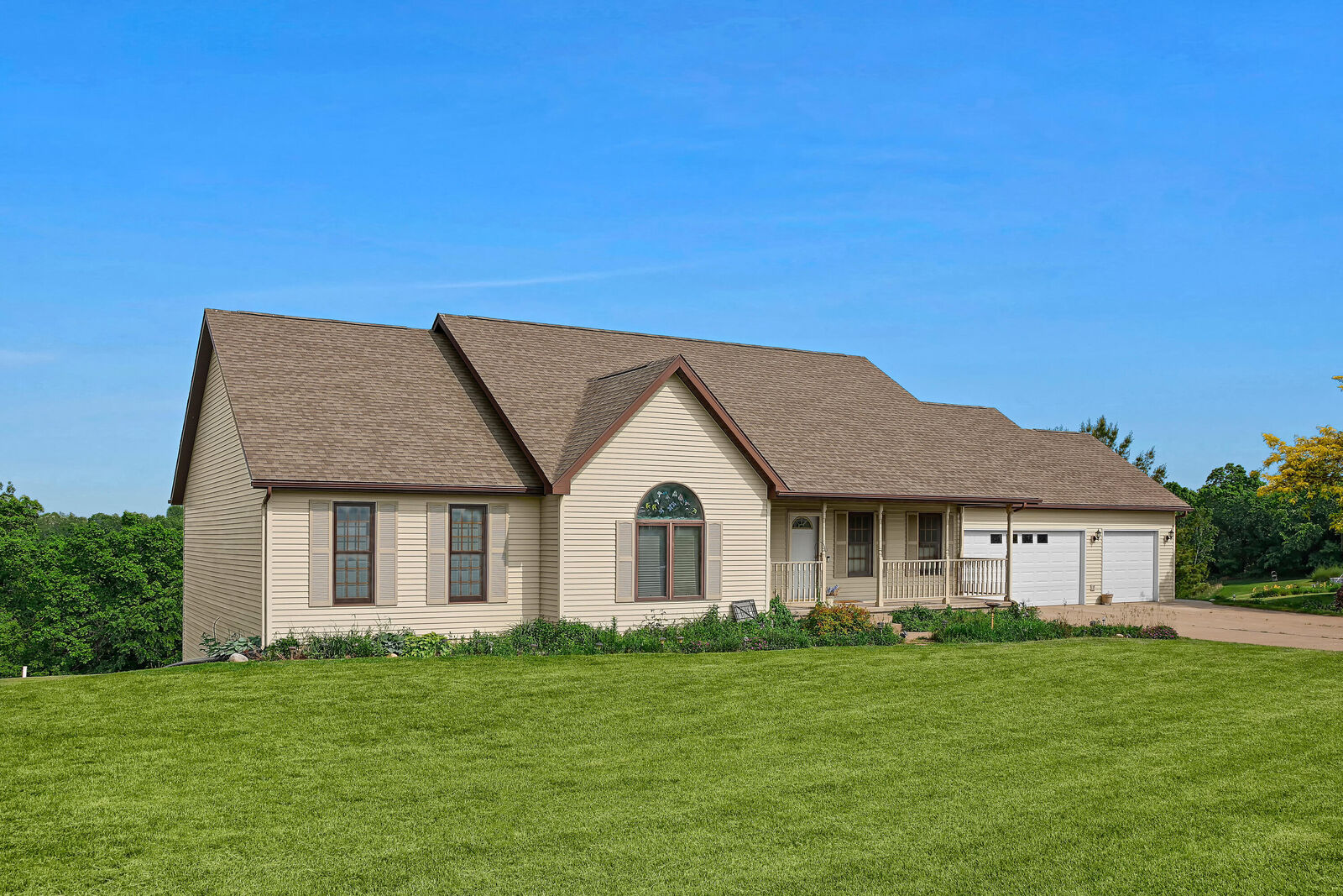 Property Photo:  N1638 Lost Ridge Rd  WI 54601 