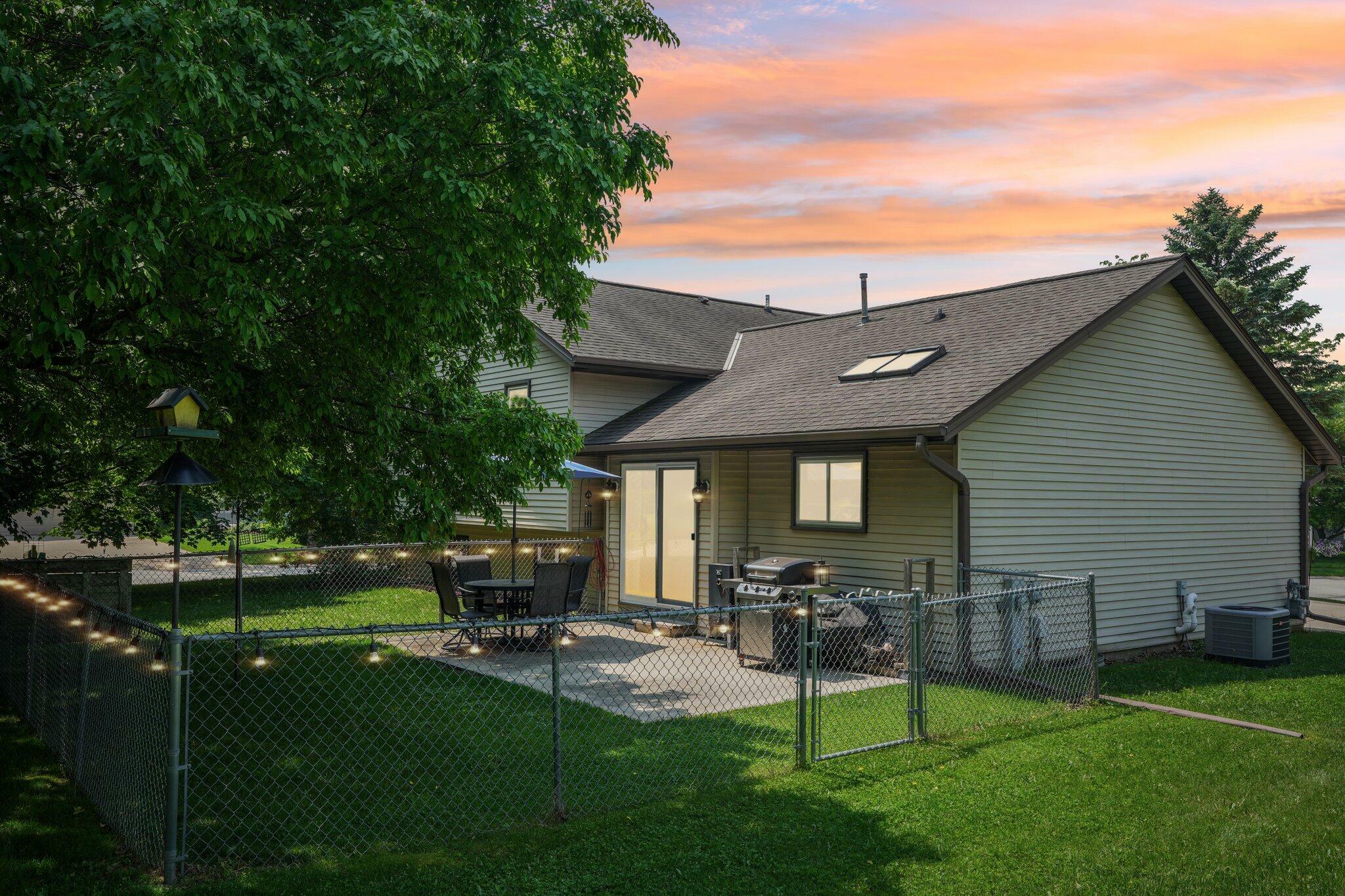 Property Photo: 434 Glen View Ct WI 53086