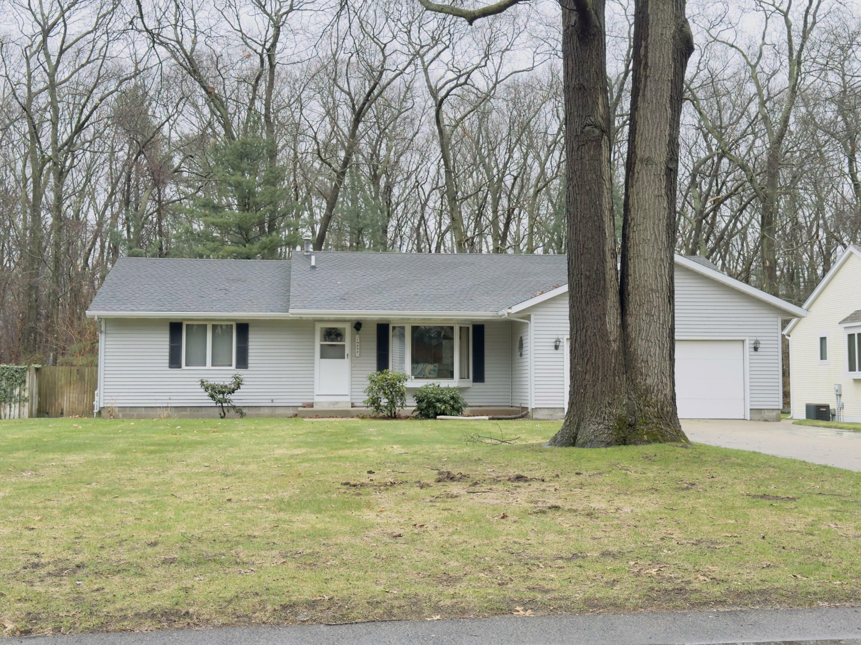 Property Photo: 14942 Robinwood Court MI 49417