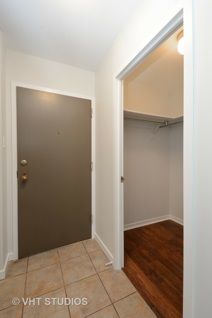 Property Photo: 211 E Ohio Street 2109 IL 60611