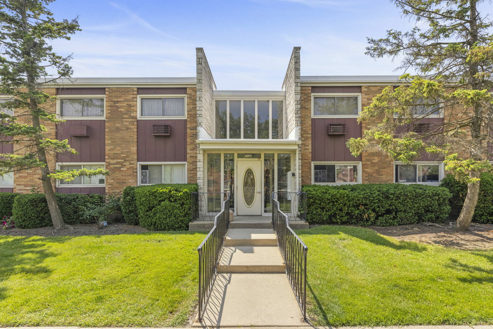 Property Photo: 212A Collen Drive 103 IL 60148