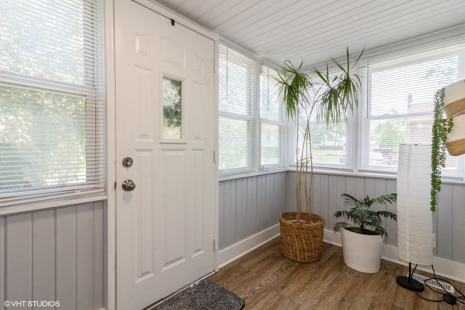 Property Photo: 333 Charles Street IL 60178