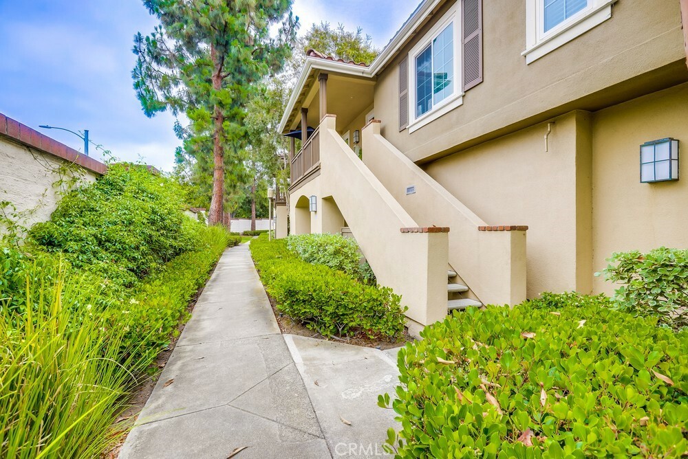 Property Photo:  253 Gallery Way  CA 92782 