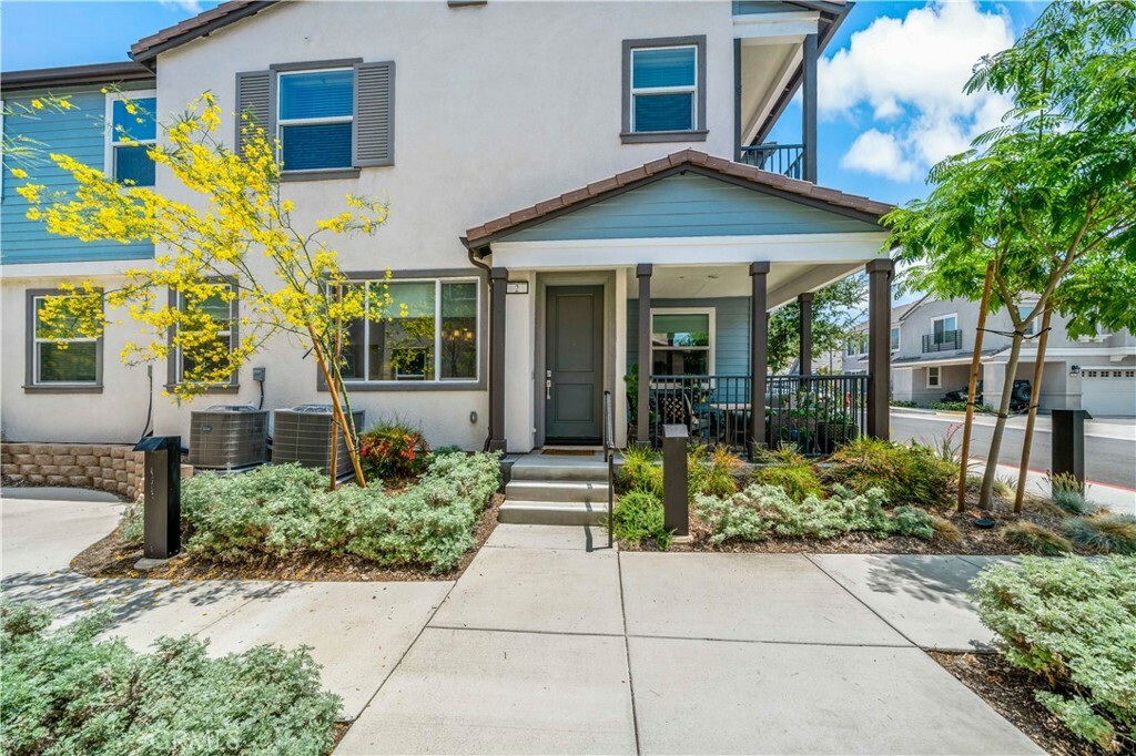 Property Photo:  15210 Horizon Street 2  CA 92336 