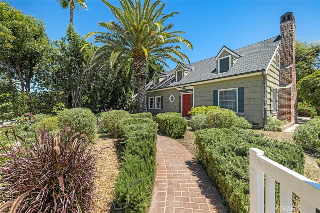Property Photo: 15454 Sutton Street CA 91403