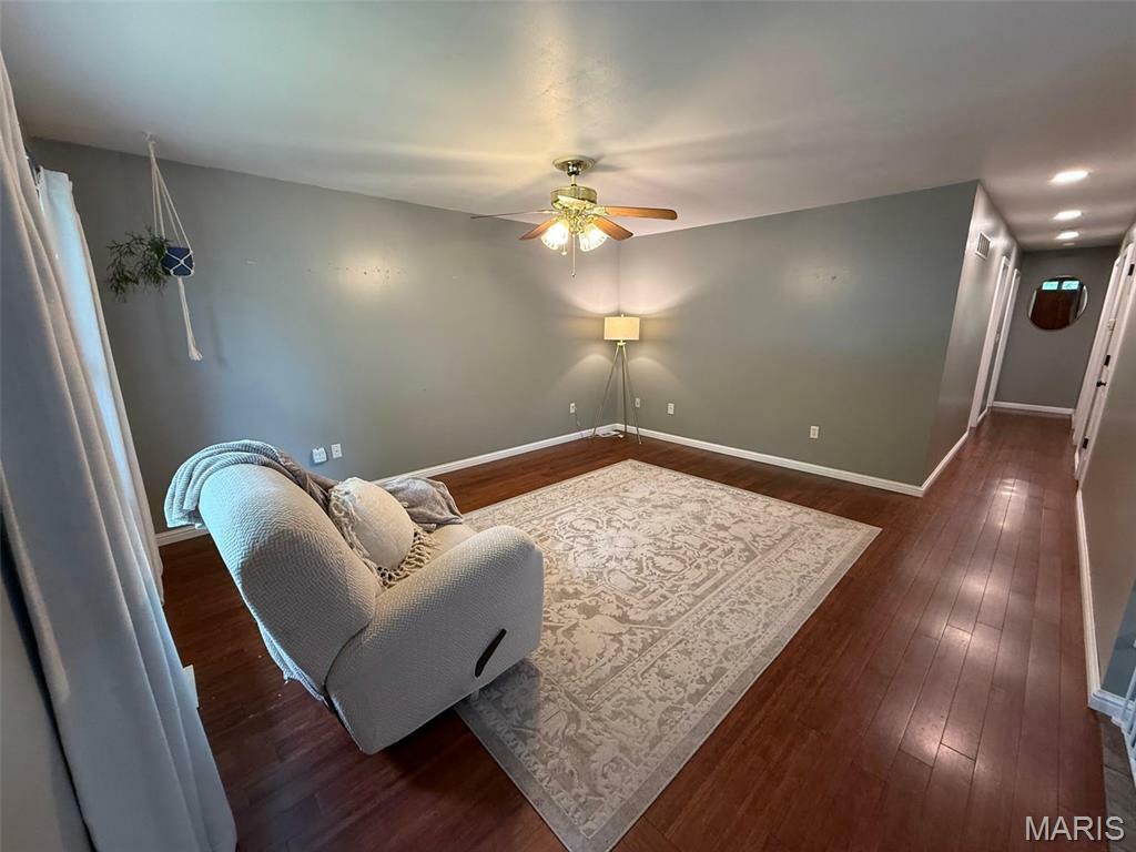 Property Photo: 624 W 7th Street MO 63090