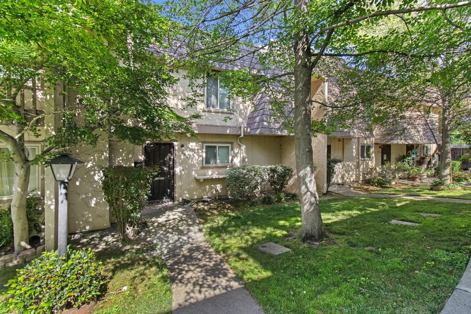 Property Photo: 5906 Via Casitas CA 95608