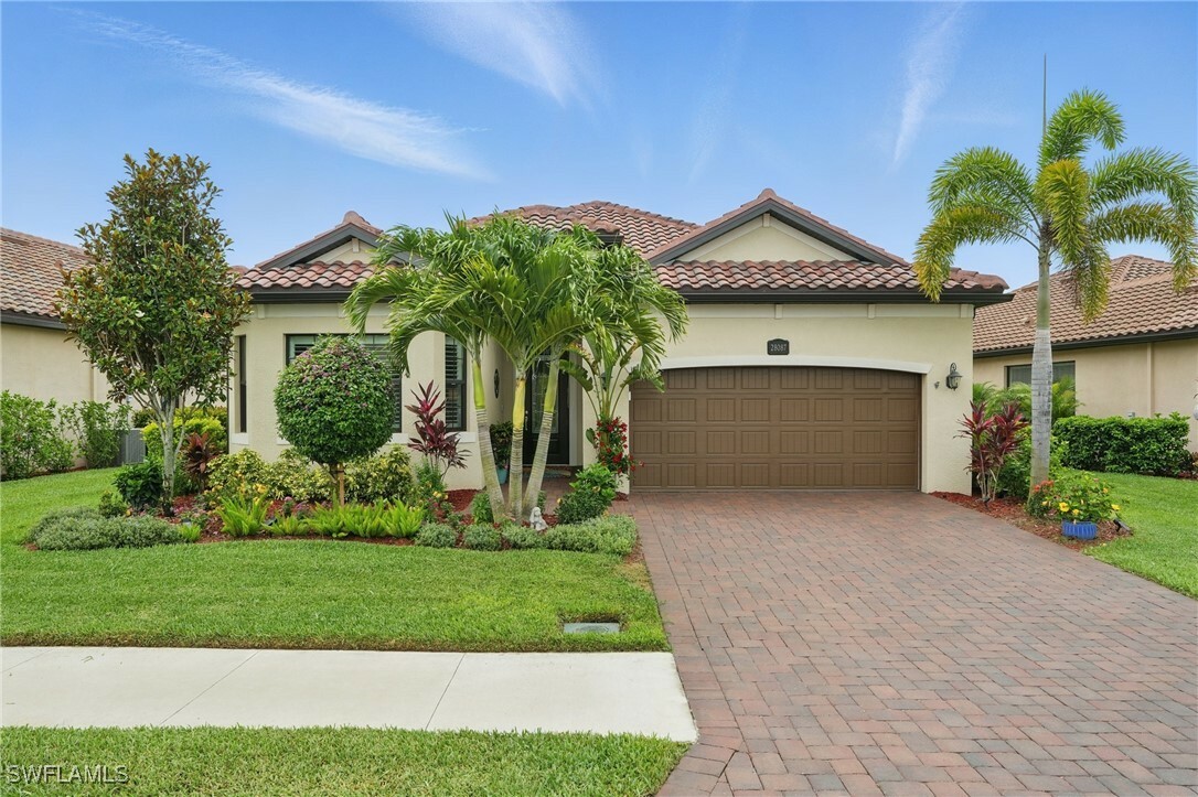 Property Photo: 28087 Foxrock Court FL 34135