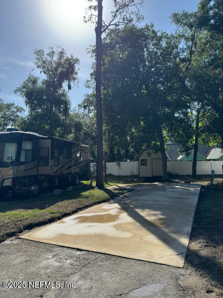 Property Photo:  14362 NE 251st Lot 465 Circle  FL 32134 