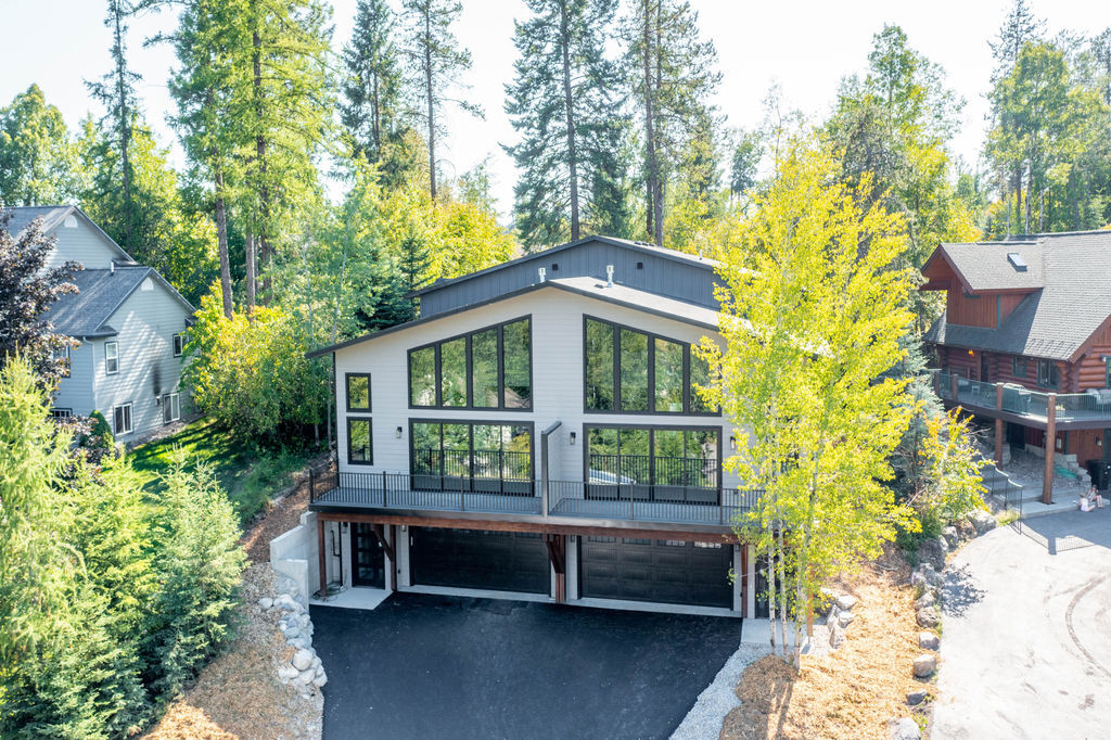 Property Photo:  968 Colorado Avenue A And B  MT 59937 