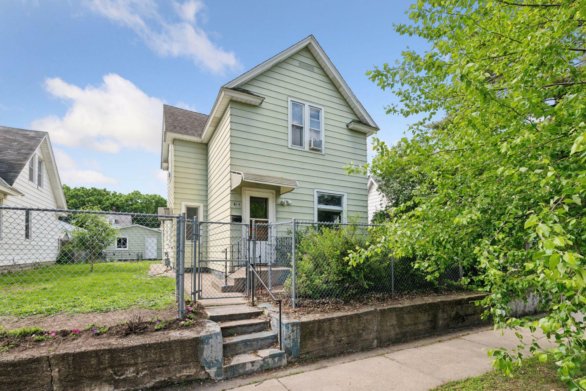 Property Photo: 814 Englewood Avenue MN 55104
