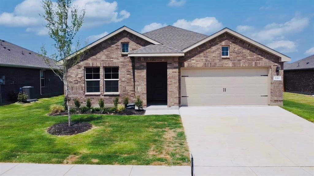Property Photo: 380 Wildrose Circle TX 76033