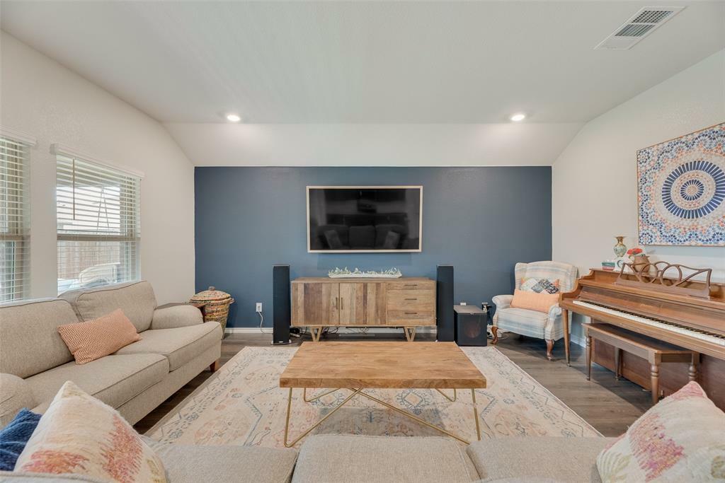 Property Photo: 103 Omaha Lane TX 75135
