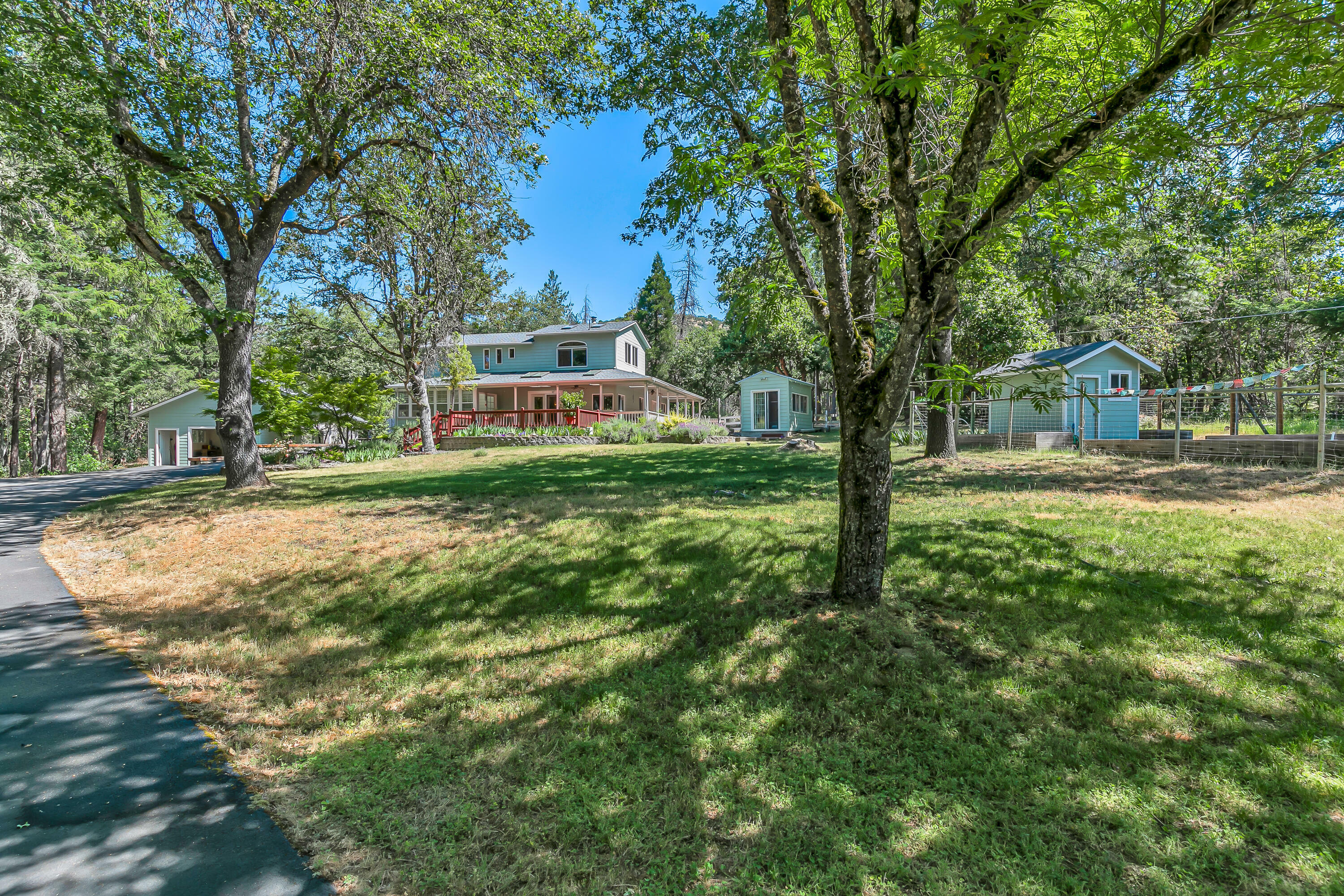 Property Photo: 245 China Gulch Road OR 97530