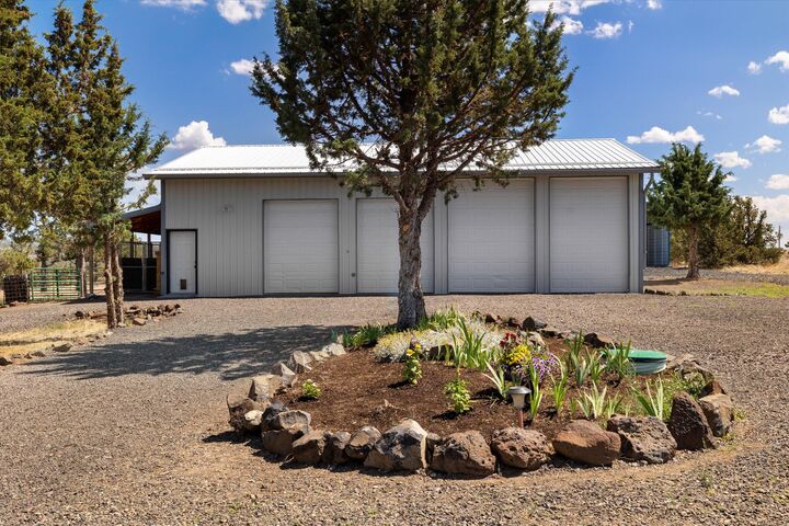 Property Photo:  11518 SE View Top Lane  OR 97754 