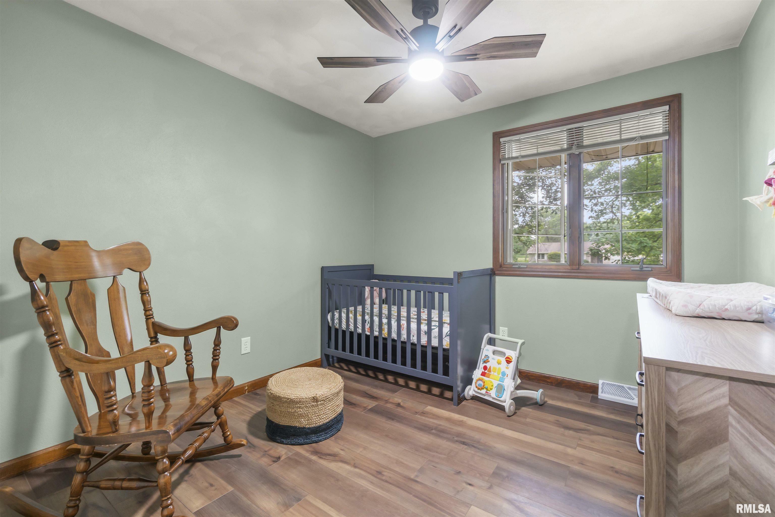 Property Photo: 201 E Lake Shore Drive IL 61526