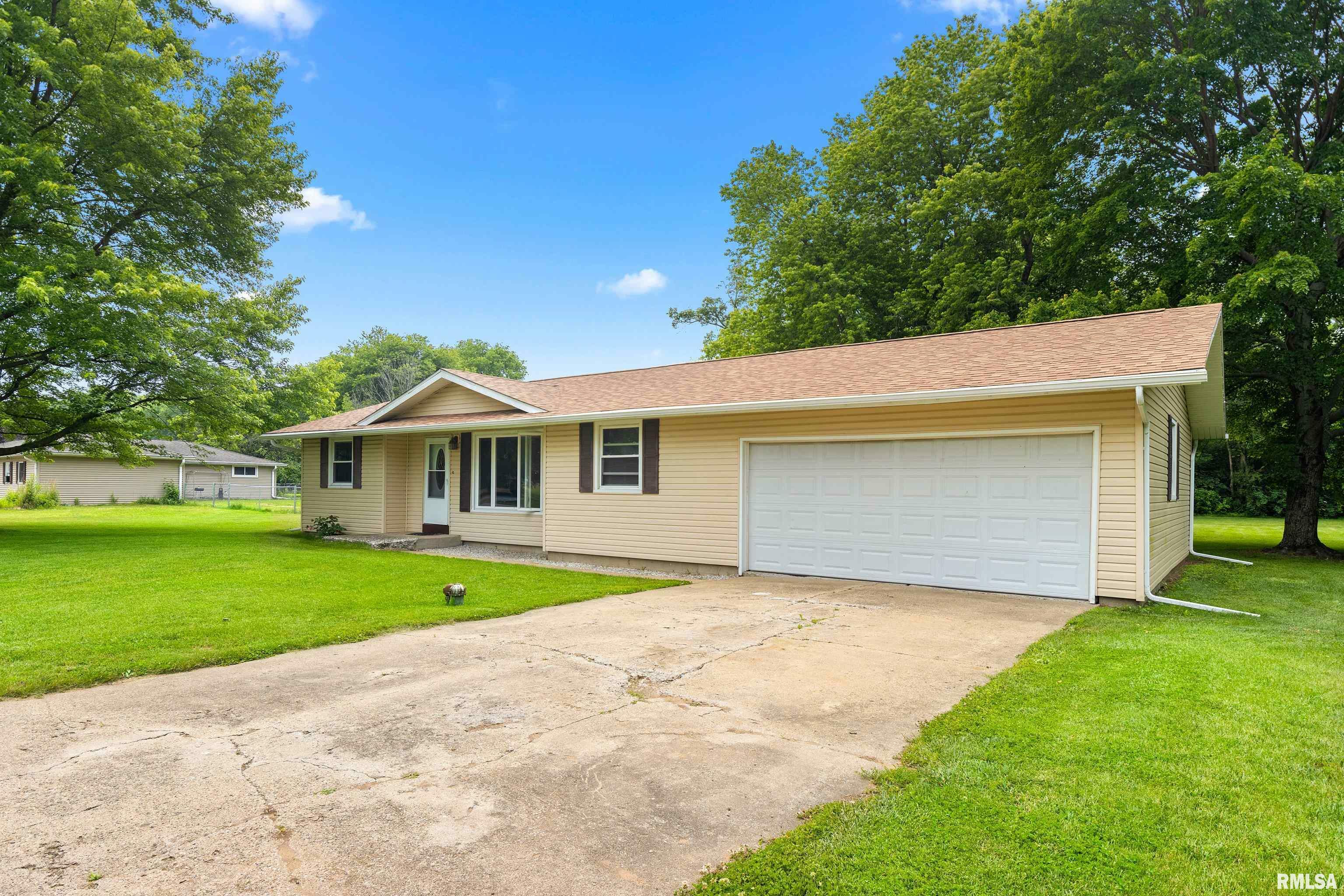 Property Photo: 13911 Winfield Drive IL 61546