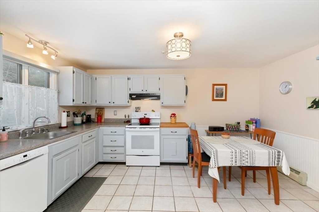 Property Photo:  20 Lawrence Rd 2  MA 01969 
