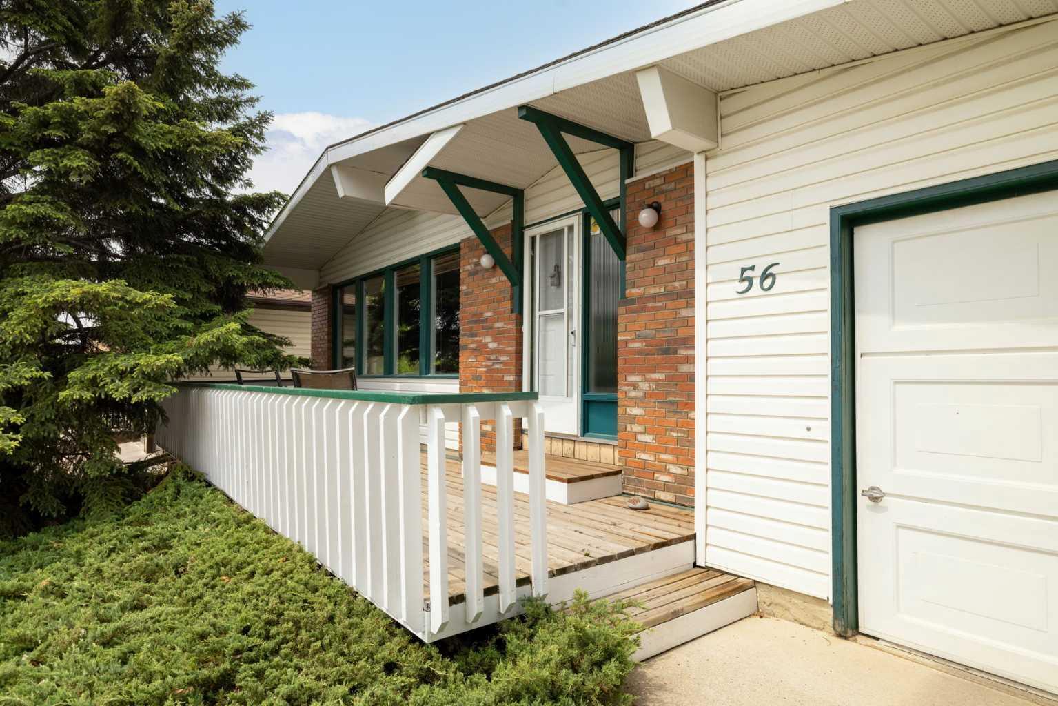Property Photo: 56 Deerview Place SE AB T2J 5Y3