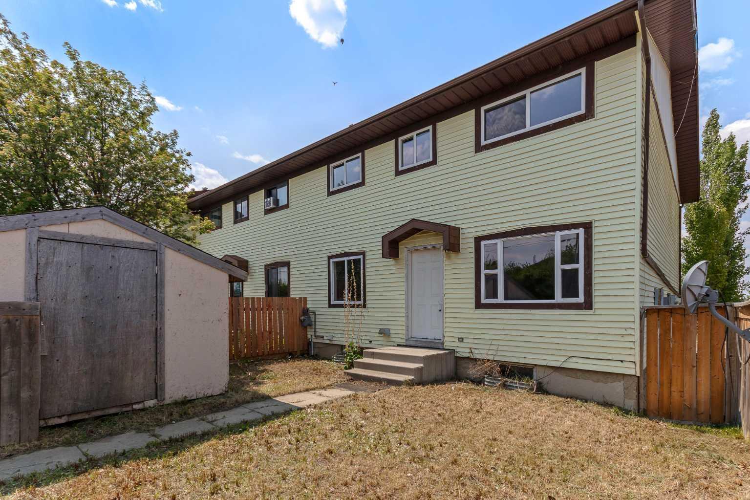 Property Photo: 19 3 Avenue SE 2 SK S0M 1R0