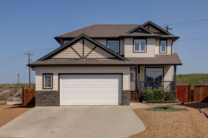 Property Photo:  640 Bankview Drive  AB T0J 0Y6 