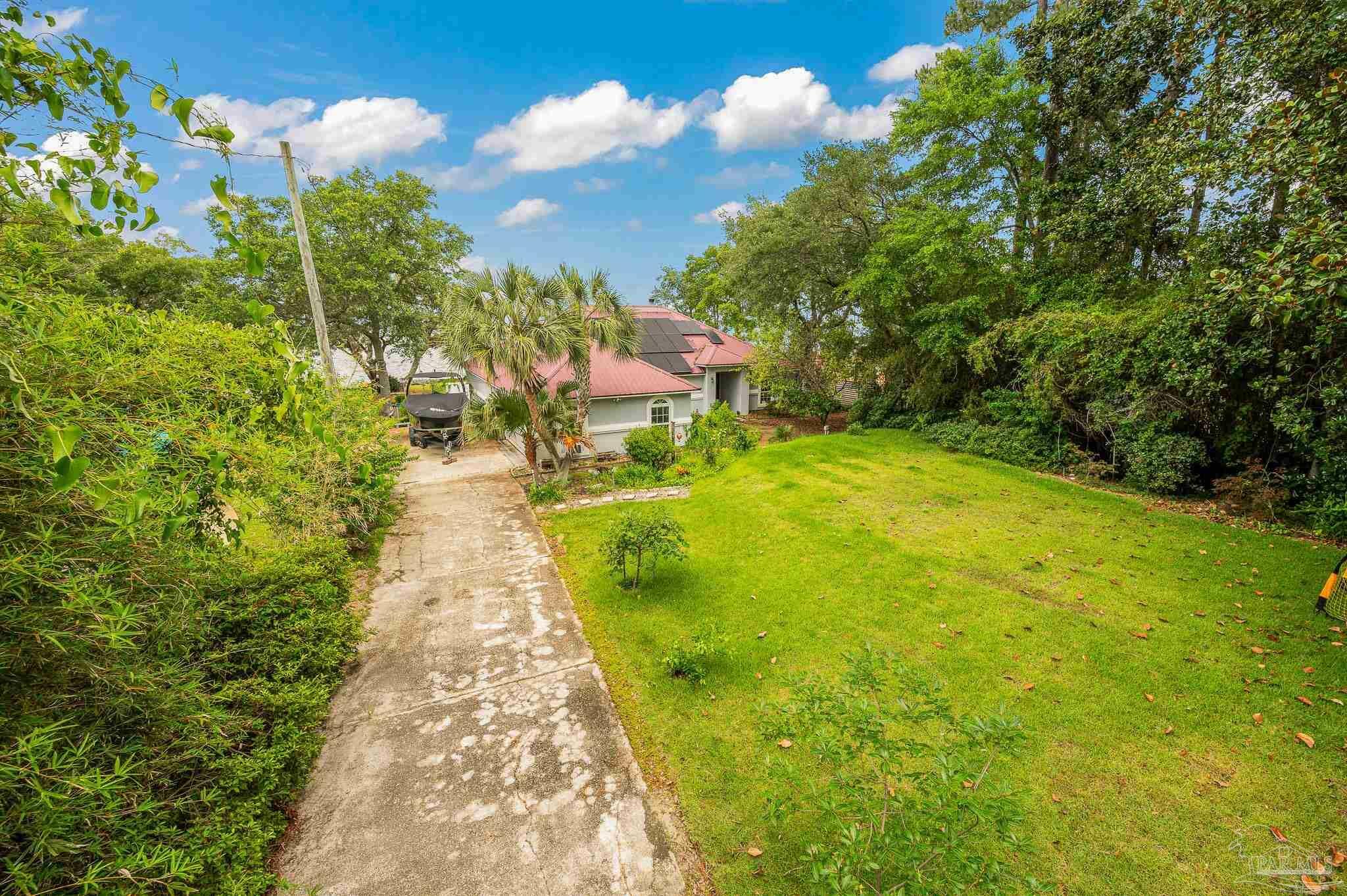 Property Photo: 6622 East Bay Blvd FL 32563