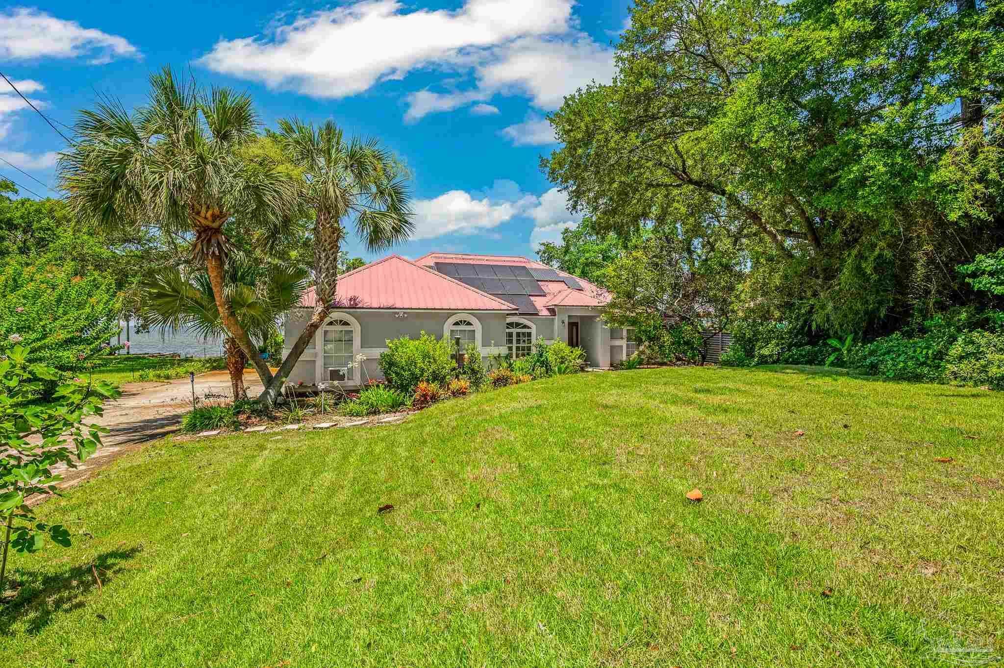 Property Photo: 6622 East Bay Blvd FL 32563