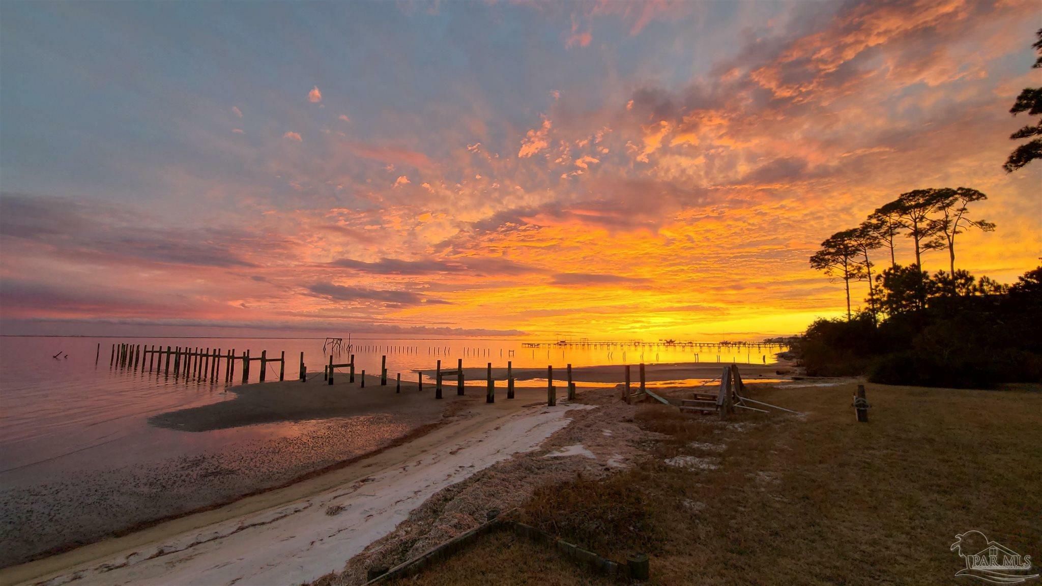 Property Photo:  6817 Tidewater Dr  FL 32566 