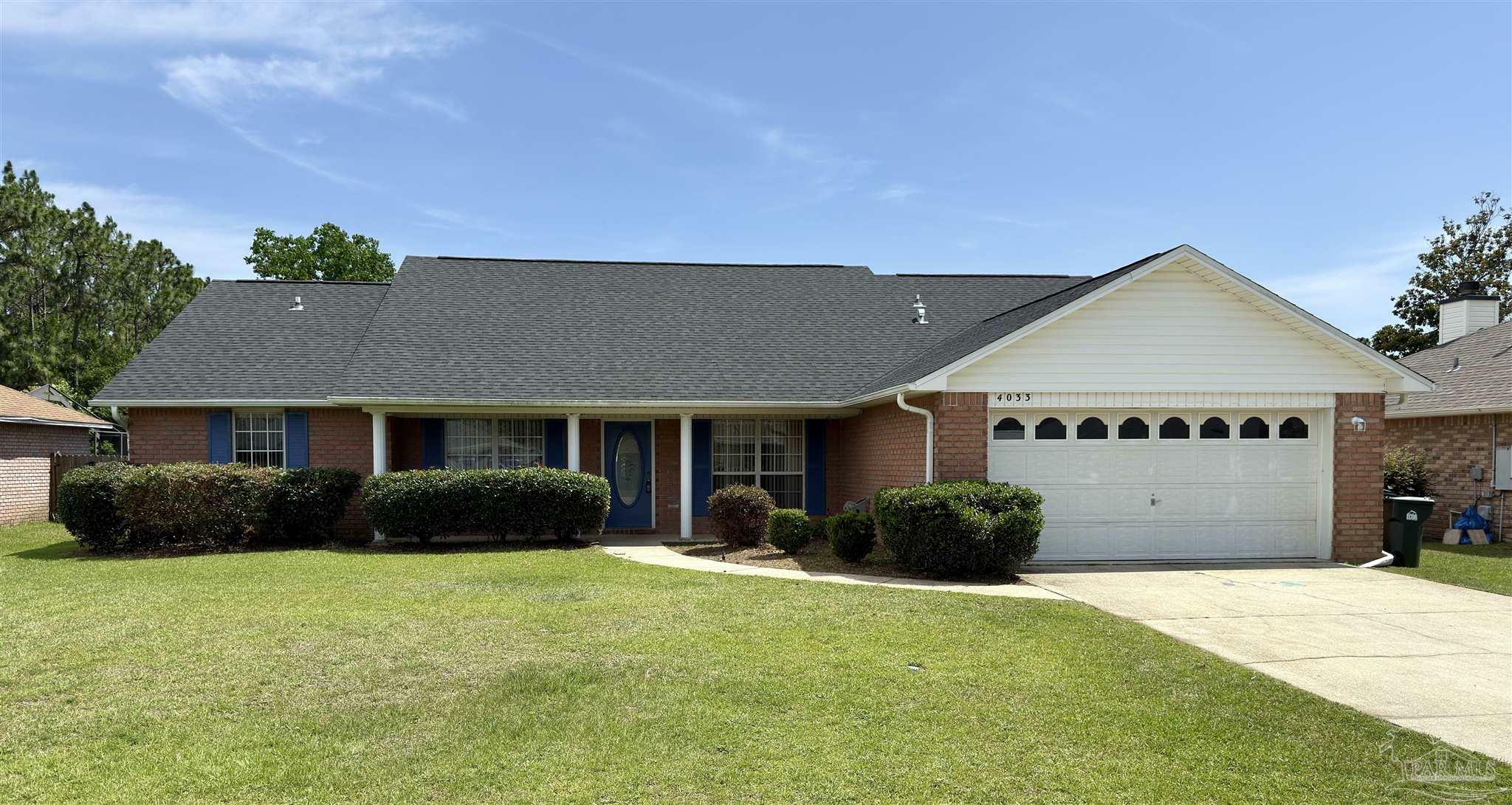 Property Photo: 4033 Maltese Way FL 32506
