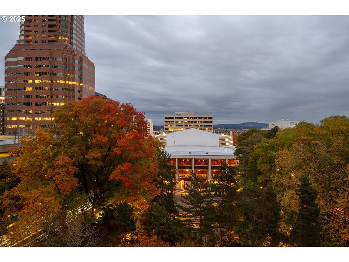 Property Photo:  1500 SW 5th Ave 703  OR 97201 