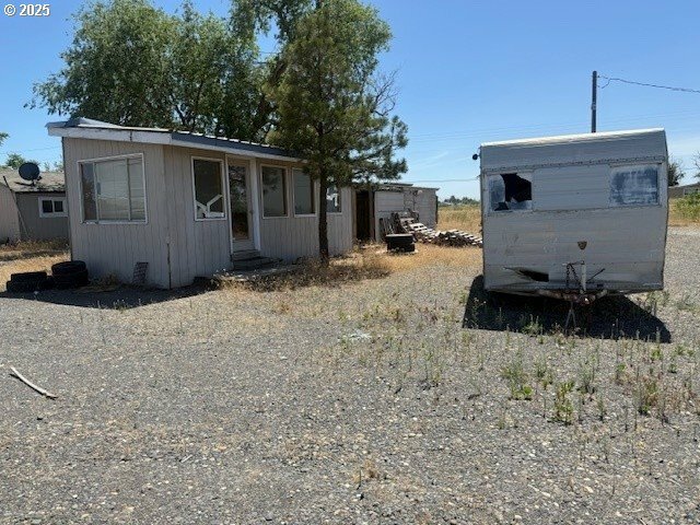 Property Photo: 30905 Follett Ln OR 97838