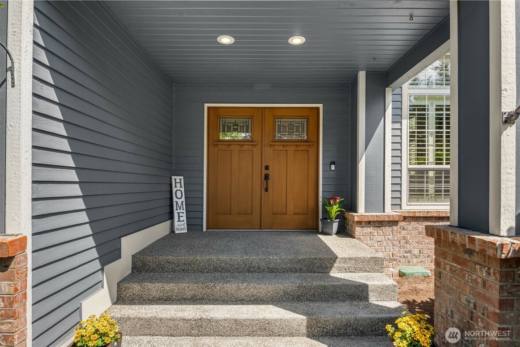 Property Photo: 23976 SE 40th Place WA 98029
