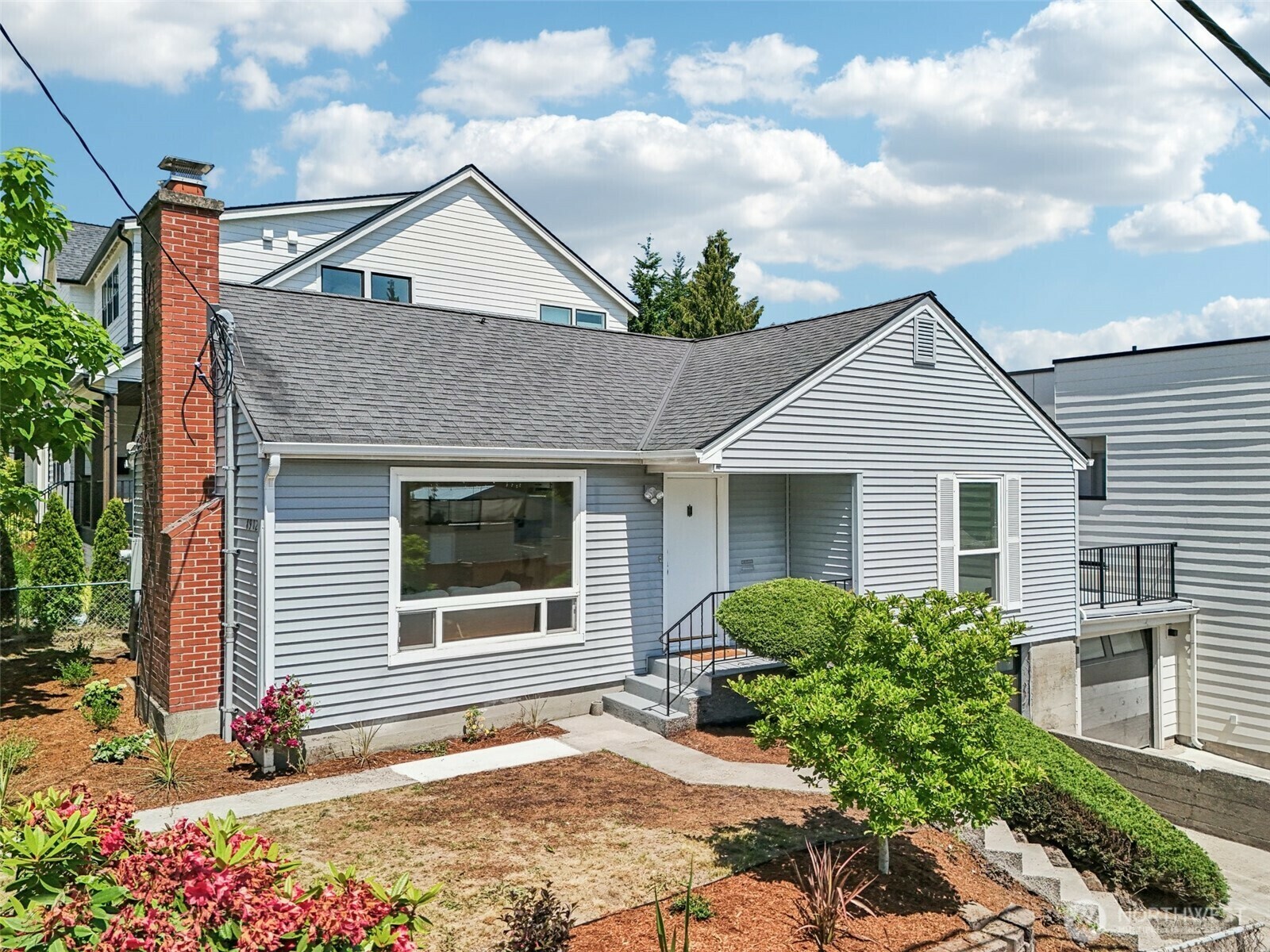 Property Photo:  8902  17th Avenue NE  WA 98115 
