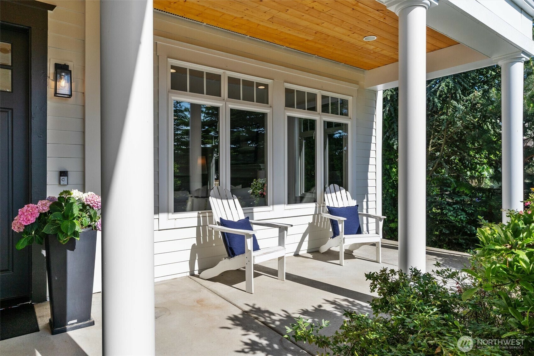 Property Photo:  1416  2nd Street  WA 98033 
