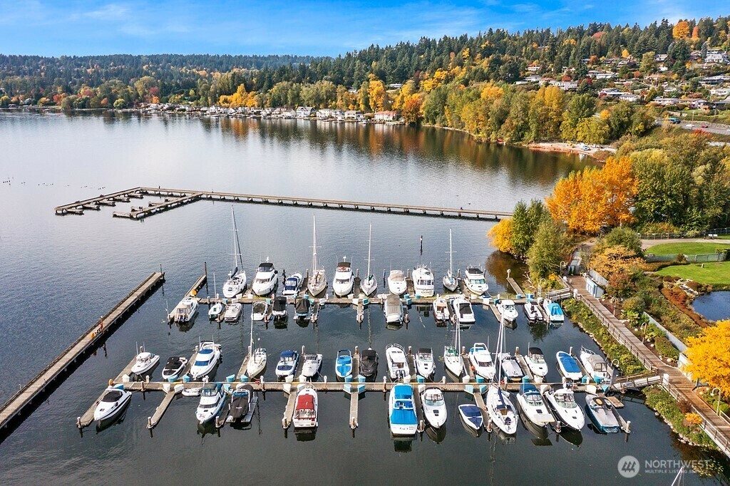 Property Photo: 6155 NE 175th Street 110 WA 98028