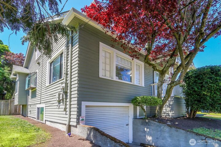 Property Photo: 5745 25th Avenue NE WA 98105