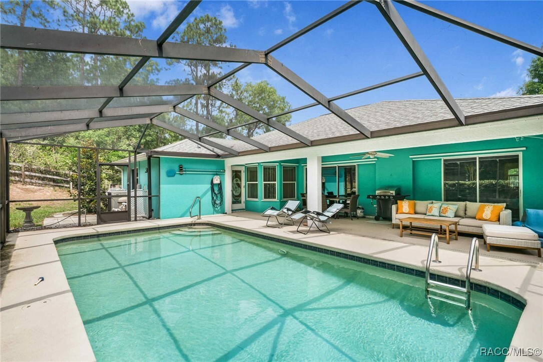 Property Photo: 2508 E Celina Street FL 34453