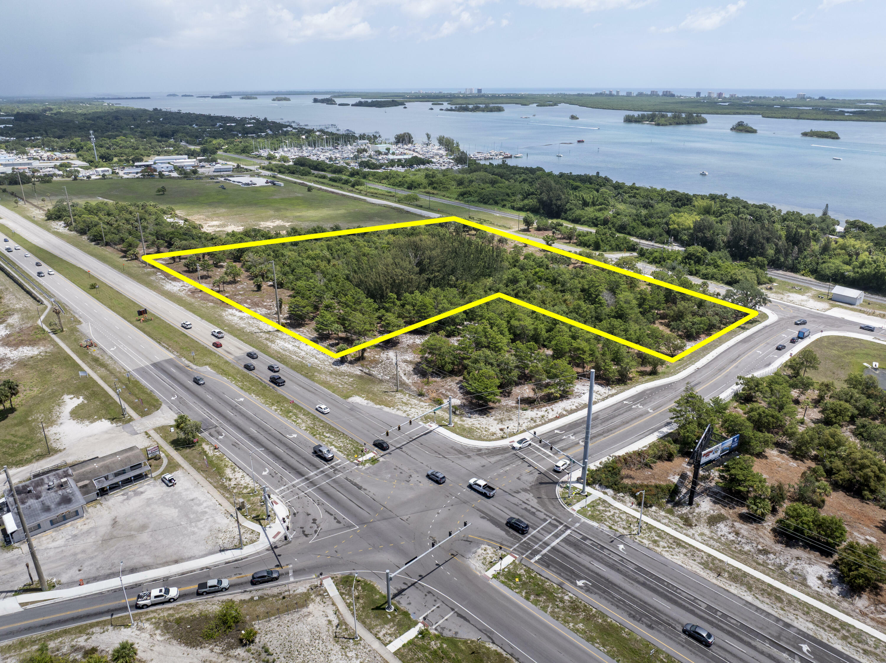 Property Photo: 2300 N US Hwy 1 FL 34946