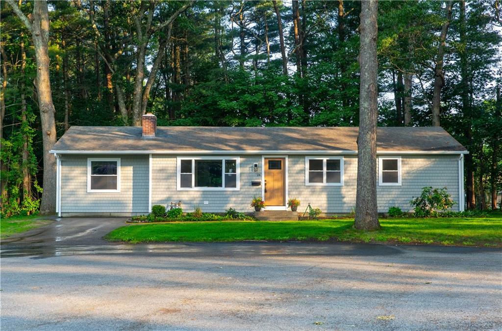 24 W Knollwood Circle  North Kingstown RI 02852 photo