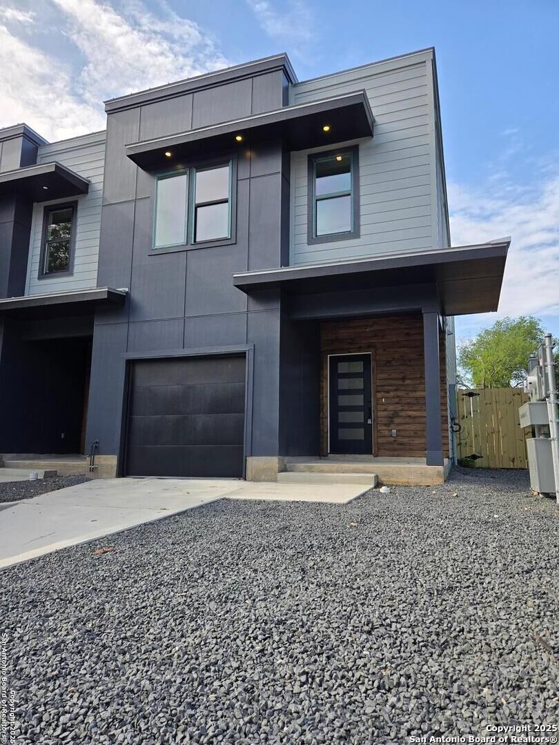 Property Photo:  1834 Montana 201  TX 78203 