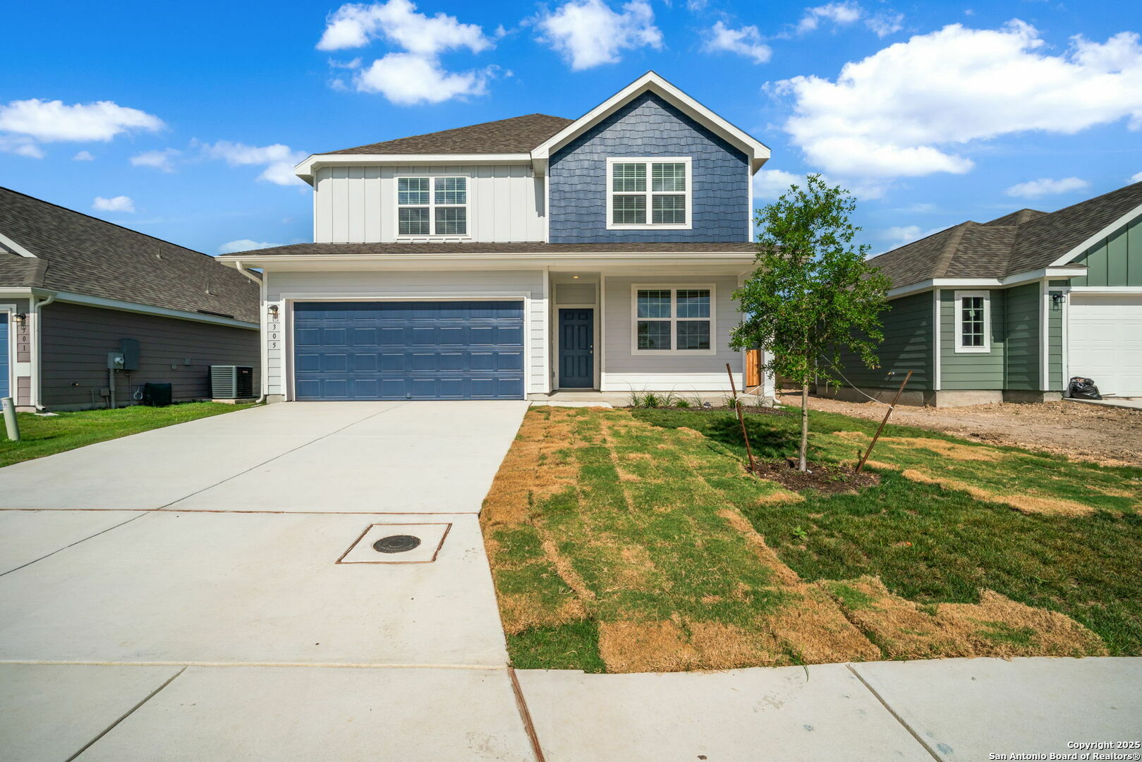 Property Photo: 305 Lina Way TX 78155