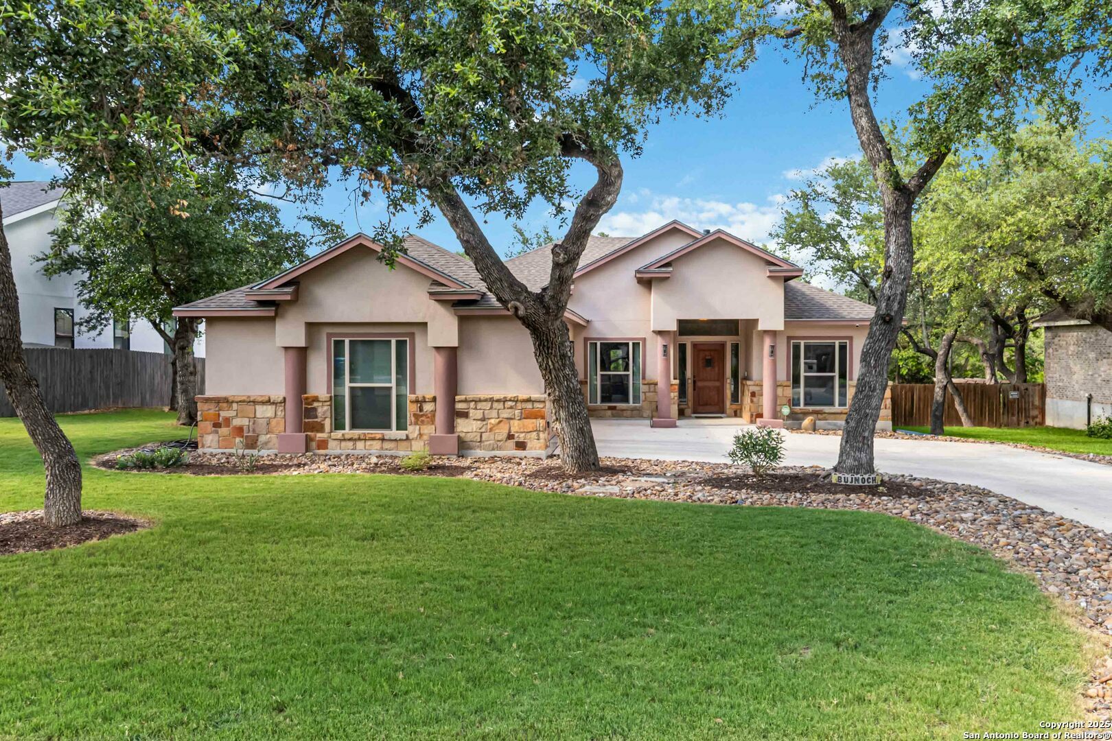 Property Photo: 215 Hornpipe Hills TX 78260