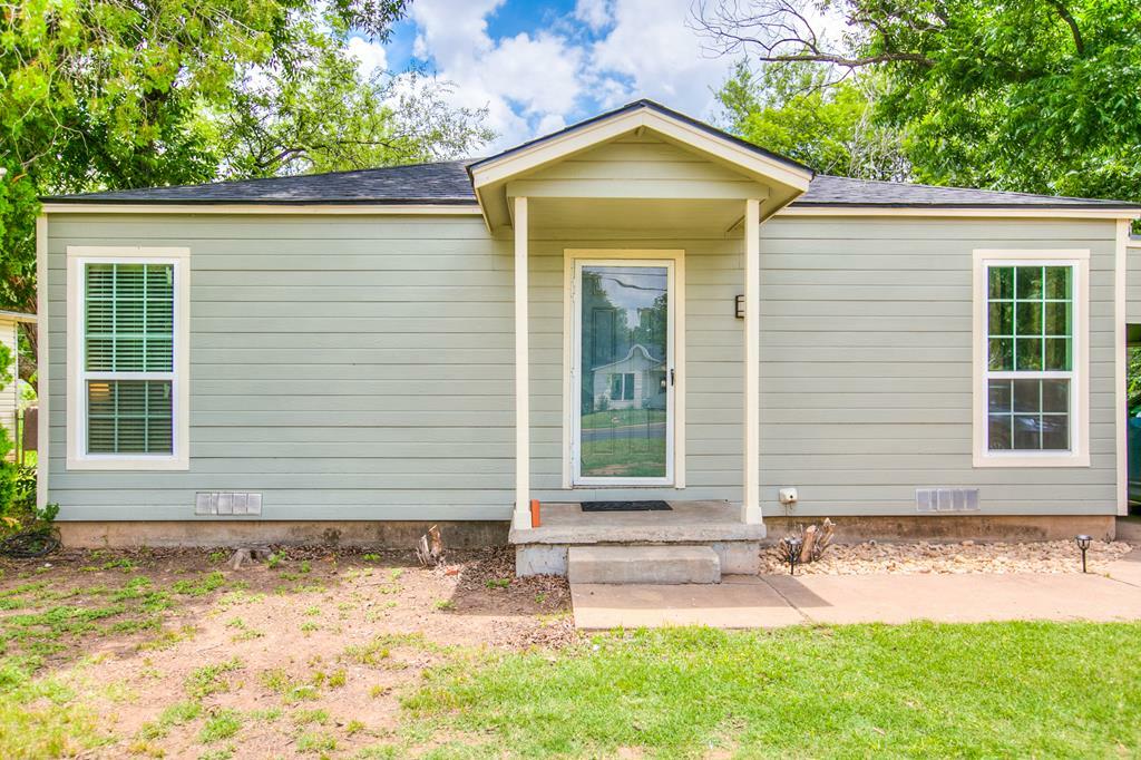 Property Photo: 213 Paint Rock Rd TX 76903