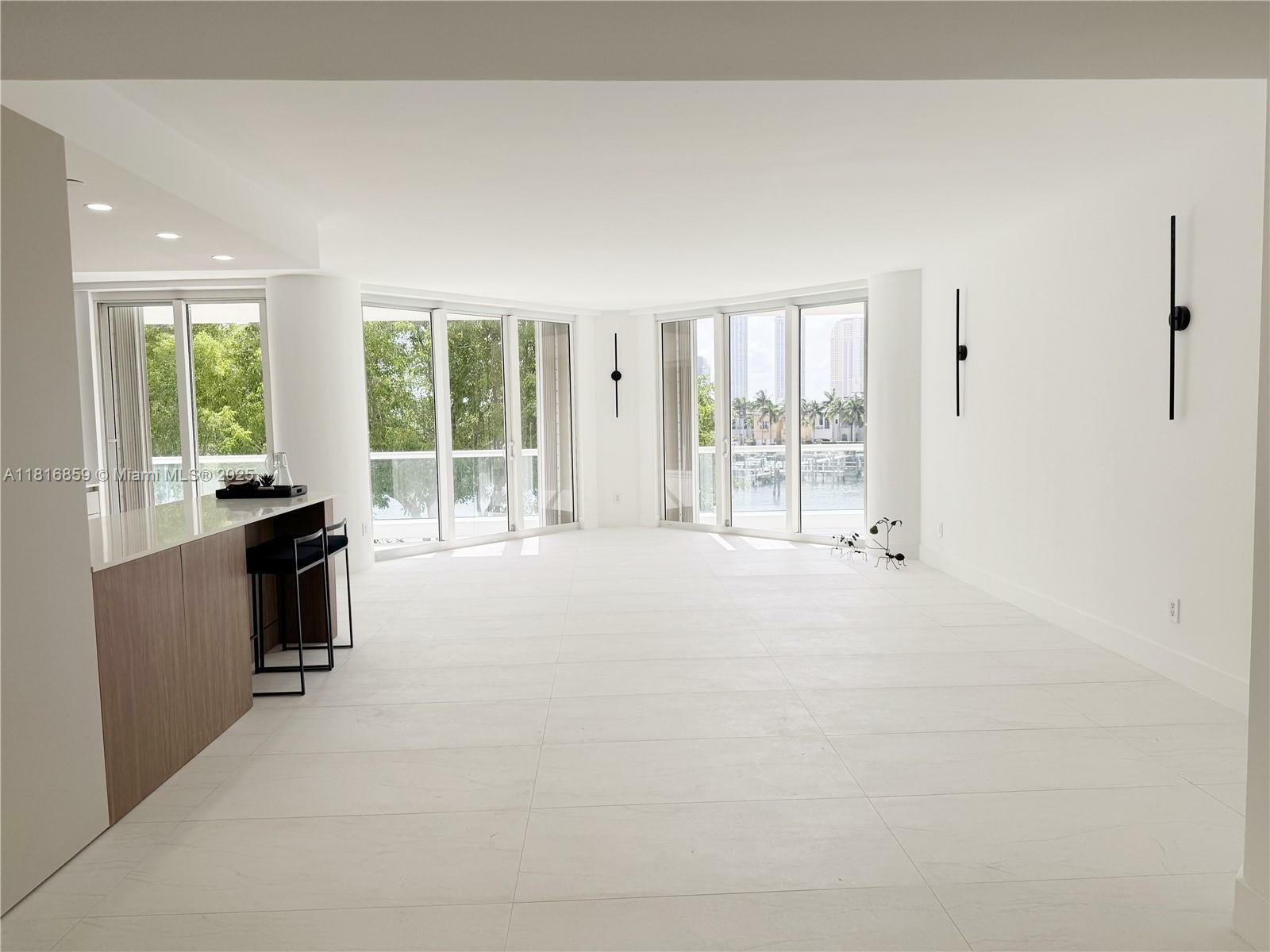 Property Photo: 7000 Island Blvd Ls-304 FL 33160