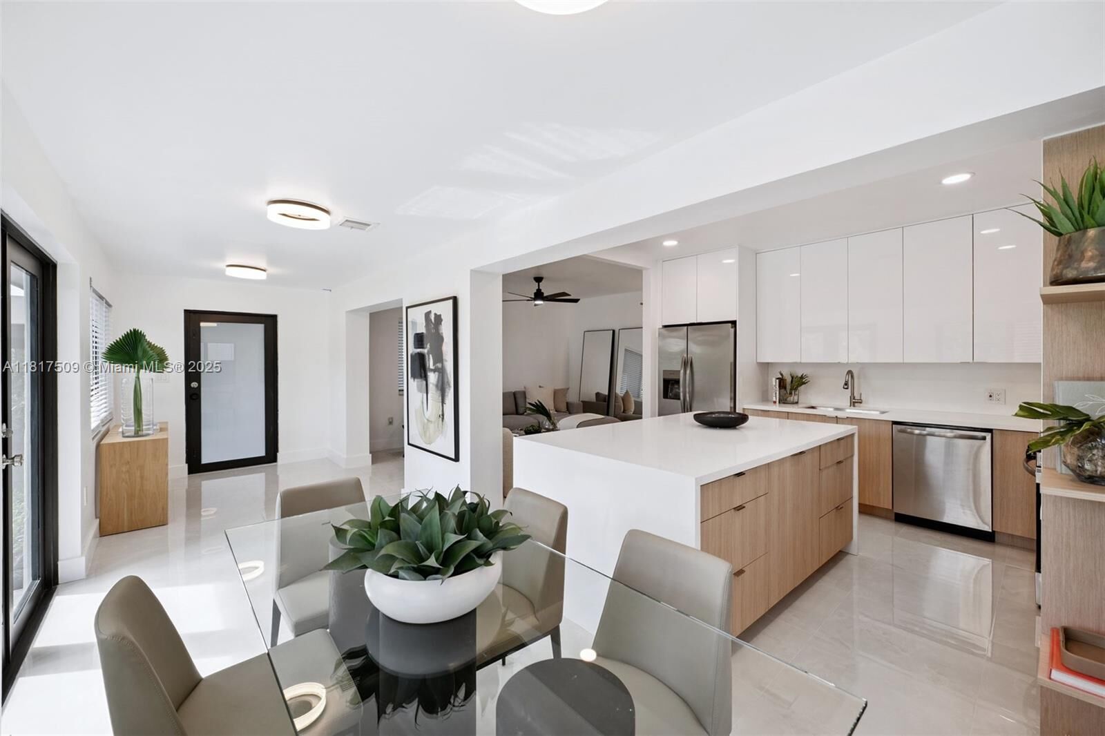 Property Photo:  326 SW 20th Rd  FL 33129 